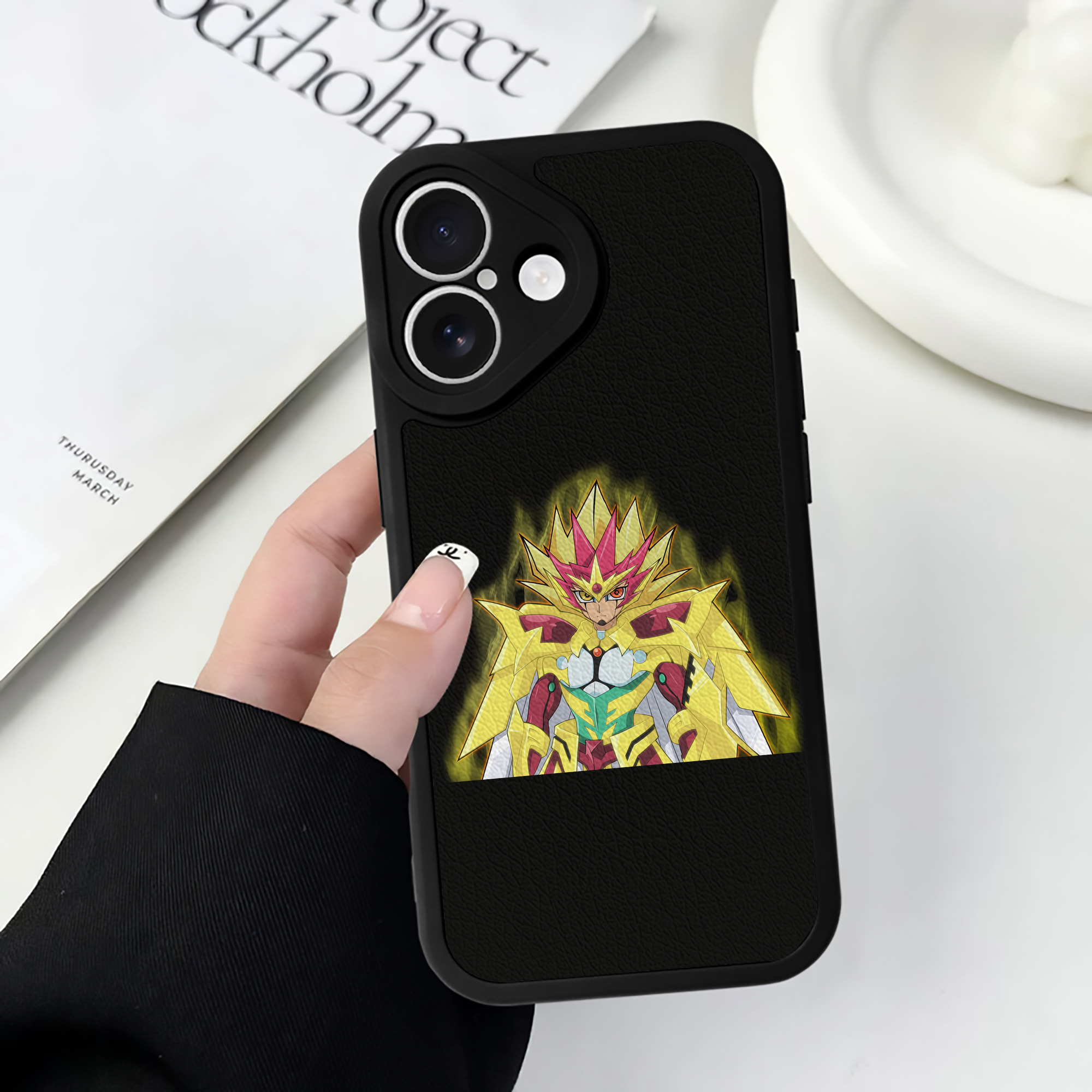 （画像用） 遊☆戯☆王 Yu-Gi-Oh! 【iPhone 16シリーズ対応】シリコンスマホケース（レザー調） 材質：シリコン